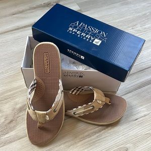 NIB Sperry - Women's Flip Flop, Seafish Linen, 8.5